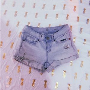 ™️Light wash denim shorts 🌟